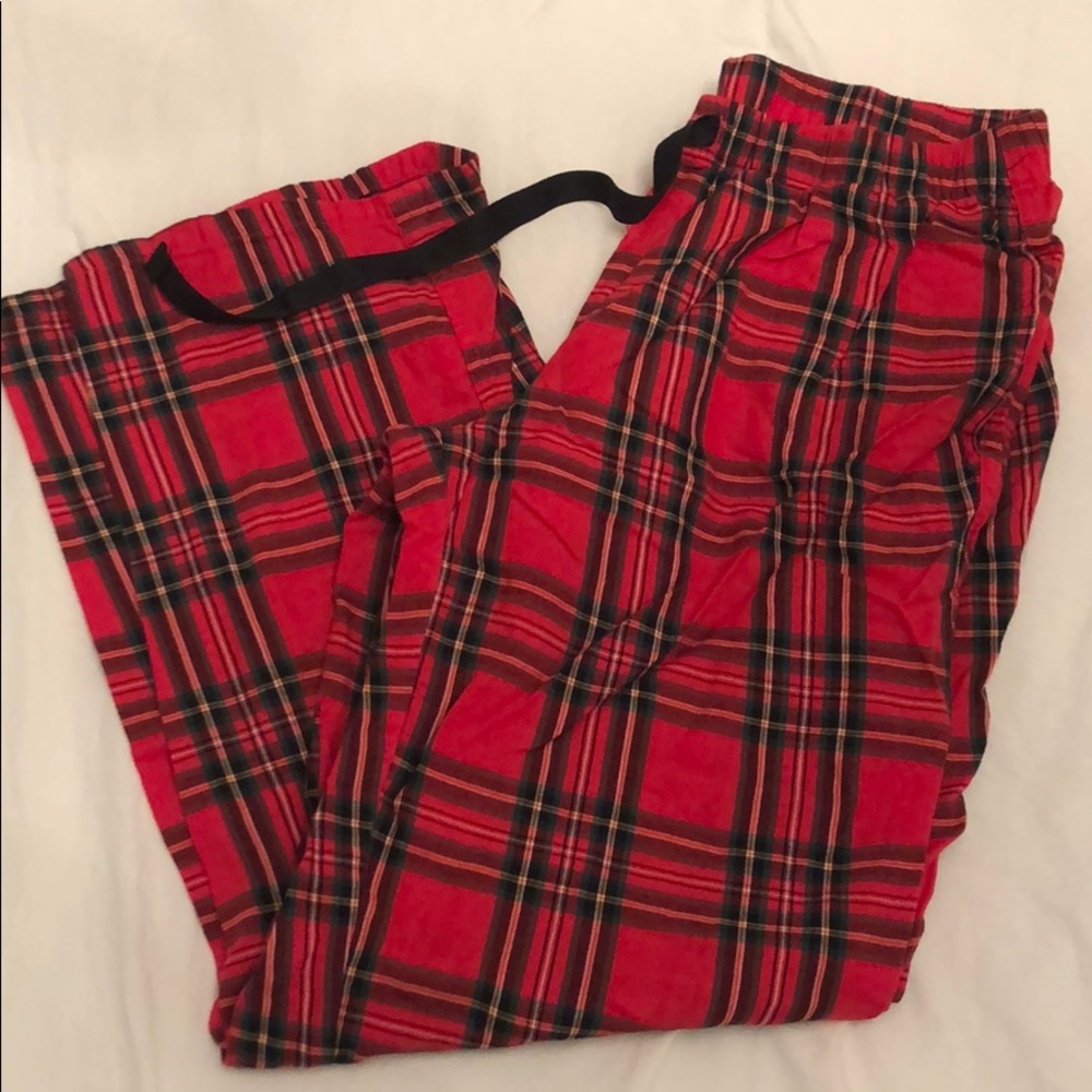 ⭐️Victoria Secret Red Plaid Holiday Pajamas